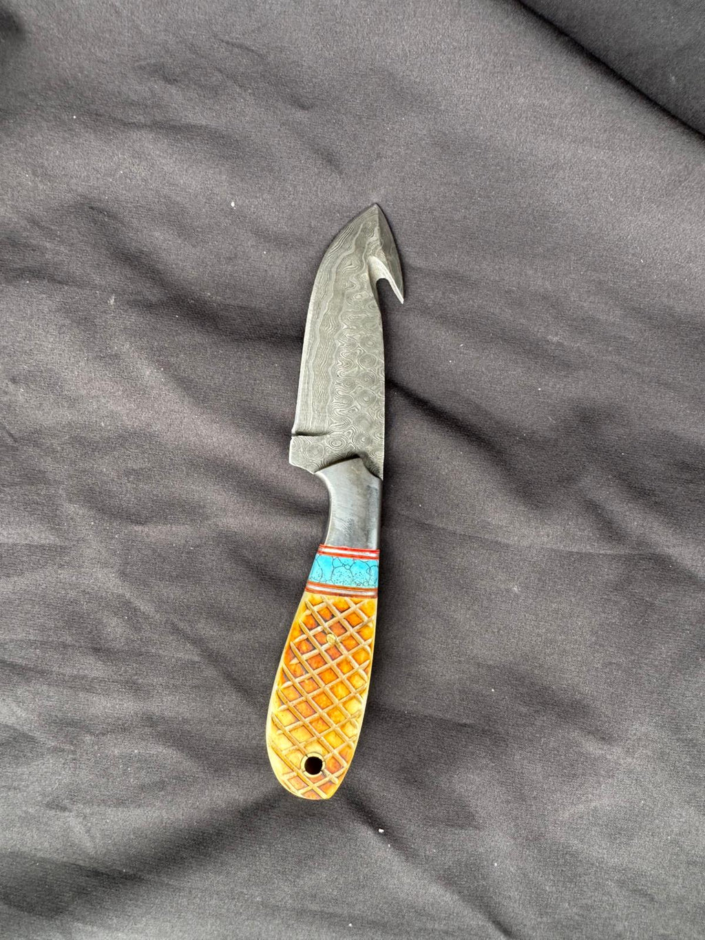 Titan Amber-Accent Damascus Gut-Hook Skinner TIK-009