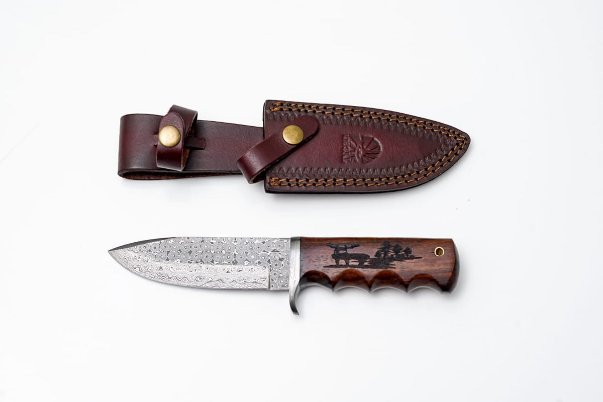 A.3 Damascus Steel Hunting Knife Buck Engraved Walnut Scales TD-710
